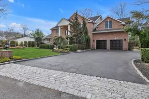 36 Fox Ln, Dix Hills, NY 11746 - Photo 3