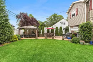 265 Taylor Rd, West Hempstead, NY 11552 - Photo 19