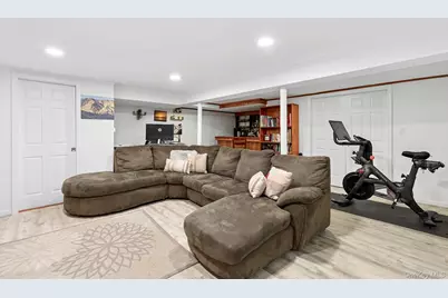 265 Taylor Road, West Hempstead, NY 11552 - Photo 15