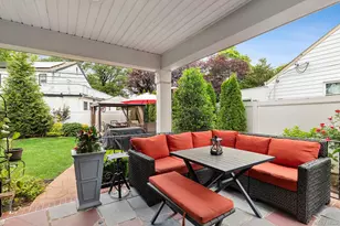 265 Taylor Rd, West Hempstead, NY 11552 - Photo 17