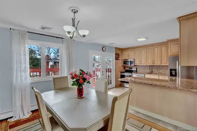 320 Idaho Street, Lindenhurst, NY 11757 - Photo 13