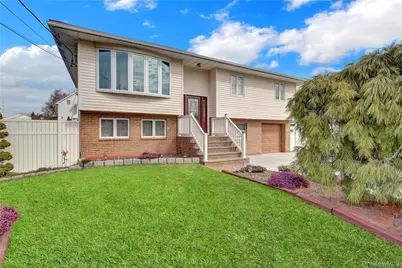 320 Idaho Street, Lindenhurst, NY 11757 - Photo 3