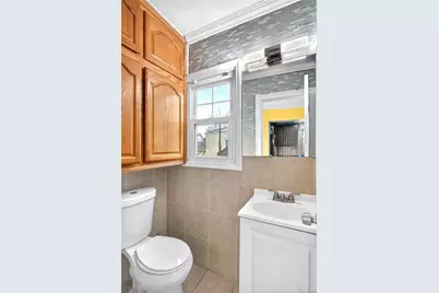 587 Dubois Avenue, Valley Stream, NY 11581 - Photo 9