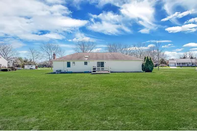84 Crystal Drive, Aquebogue, NY 11931 - Photo 7