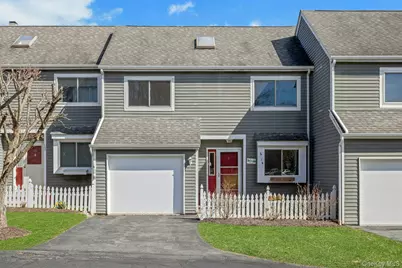11 Cushing Green S, Pawling, NY 12564 - Photo 1