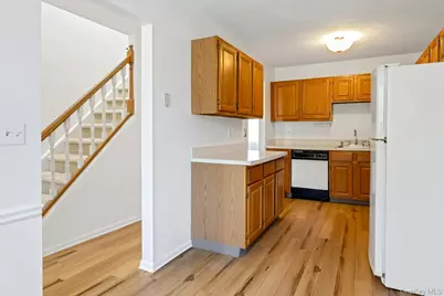 11 Cushing Green S, Pawling, NY 12564 - Photo 5