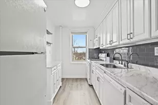 1 Oakridge Pl, Eastchester, NY 10709 - Photo 9