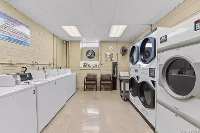 1 Oakridge Place #4L, Eastchester, NY 10709 - Photo 13