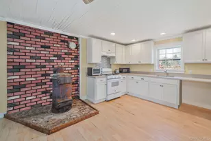 5528 Sound Ave, Riverhead, NY 11901 - Photo 21