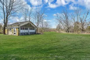 5528 Sound Ave, Riverhead, NY 11901 - Photo 7