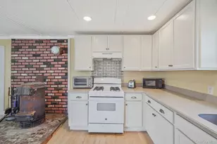 5528 Sound Ave, Riverhead, NY 11901 - Photo 23