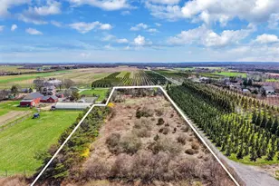 5528 Sound Ave, Riverhead, NY 11901 - Photo 15