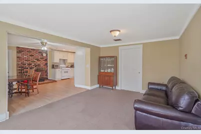 5528 Sound Avenue, Riverhead, NY 11901 - Photo 19