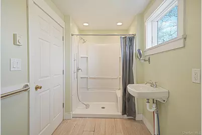 5528 Sound Avenue, Riverhead, NY 11901 - Photo 35