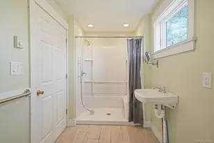 5528 Sound Ave, Riverhead, NY 11901 - Photo 35