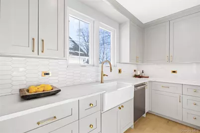 4 W Glen Avenue, Port Chester, NY 10573 - Photo 9