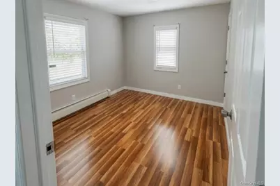 240 S Strong Avenue, Lindenhurst, NY 11757 - Photo 3