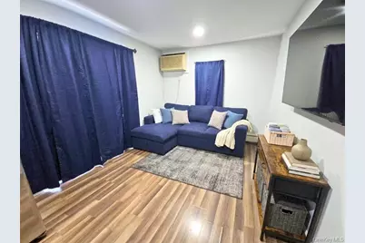 240 S Strong Avenue, Lindenhurst, NY 11757 - Photo 7