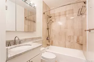 350 W 50th St, New York (Manhattan), NY 10019 - Photo 25