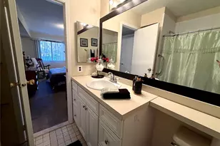 141 Cambridge Dr E, Copiague, NY 11726 - Photo 15