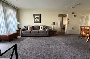 141 Cambridge Dr E, Copiague, NY 11726 - Photo 5