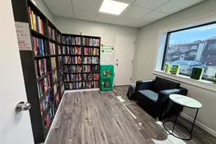 141 Cambridge Dr E, Copiague, NY 11726 - Photo 25