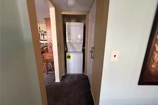 141 Cambridge Dr E, Copiague, NY 11726 - Photo 33