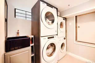 85-35 Edgerton Blvd, Jamaica, NY 11432 - Photo 33