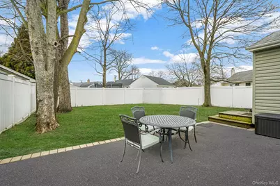 11 Nehring Avenue, Babylon, NY 11702 - Photo 23