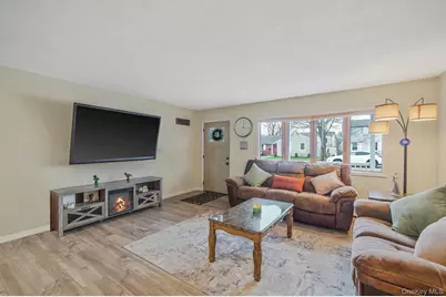 11 Nehring Avenue, Babylon, NY 11702 - Photo 9