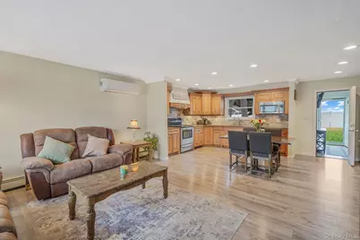 11 Nehring Avenue, Babylon, NY 11702 - Photo 5