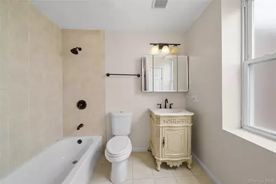 402 Jericho Turnpike #4, New Hyde Park, NY 11040 - Photo 7