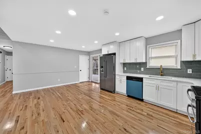 45 Oak Avenue, Shirley, NY 11967 - Photo 5