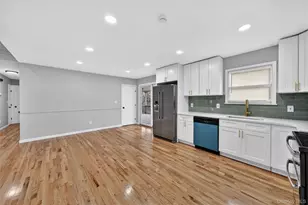 45 Oak Ave, Shirley, NY 11967 - Photo 5