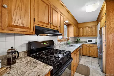 107 Whittier Drive, Thornwood, NY 10594 - Photo 11