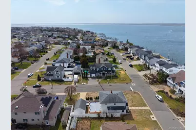 9 Cabot Road W, Massapequa, NY 11758 - Photo 39