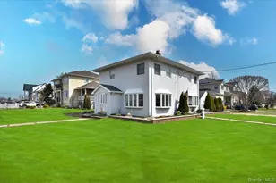 9 Cabot Rd W, Massapequa, NY 11758 - Photo 3