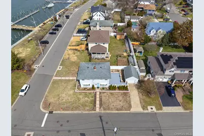 9 Cabot Road W, Massapequa, NY 11758 - Photo 5