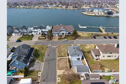 9 Cabot Road W, Massapequa, NY 11758 - Photo 35