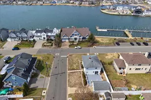 9 Cabot Rd W, Massapequa, NY 11758 - Photo 35