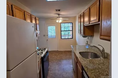 448 Somerset Drive #H, Pearl River, NY 10965 - Photo 9