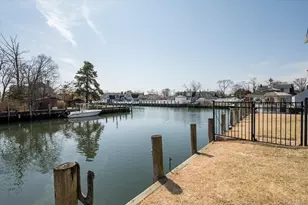 10 Delta Rd, Massapequa, NY 11758 - Photo 31