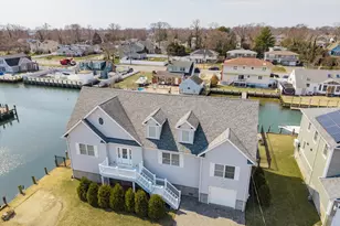 10 Delta Rd, Massapequa, NY 11758 - Photo 5