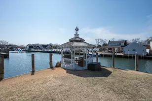 10 Delta Rd, Massapequa, NY 11758 - Photo 37