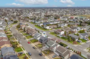 2635 S Seamans Neck Rd, Seaford, NY 11783 - Photo 37