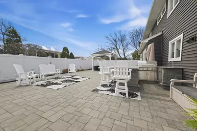 2635 S Seamans Neck Road, Seaford, NY 11783 - Photo 35