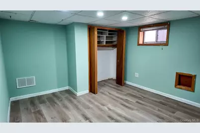 50 E Saint Marks Place, Valley Stream, NY 11580 - Photo 23