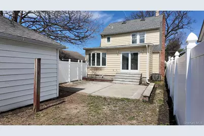 50 E Saint Marks Place, Valley Stream, NY 11580 - Photo 25