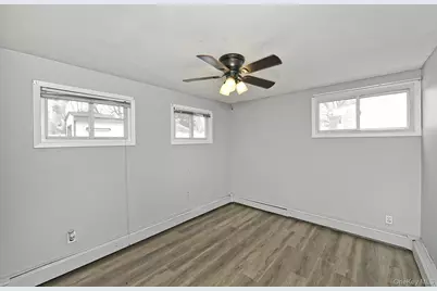 24 Cloister Lane, Hicksville, NY 11801 - Photo 15