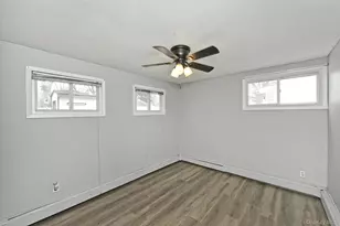 24 Cloister Ln, Hicksville, NY 11801 - Photo 15